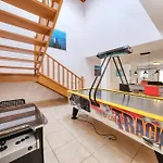 Flavia - Pool, Bbq And Game